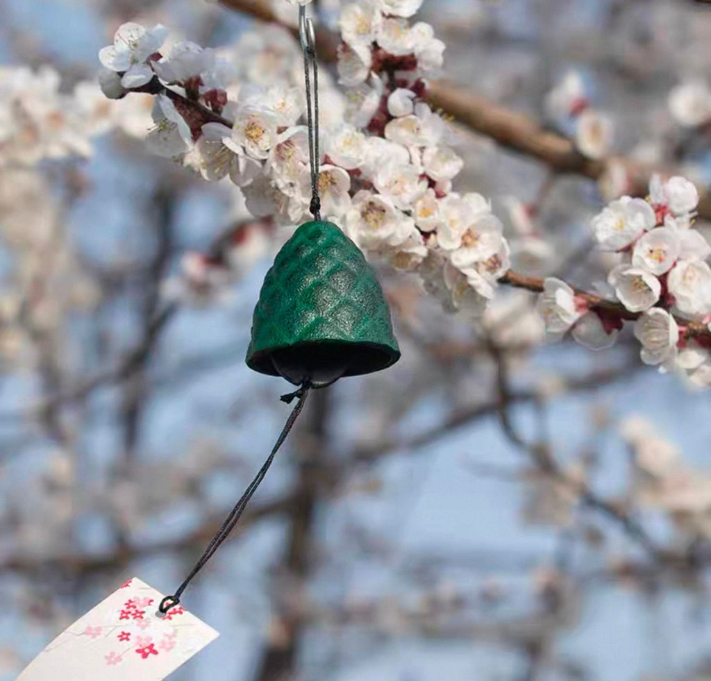 Japanese Cast Iron Pine Cone Wind Chime Vintage Garden Hanging Bell for Patio