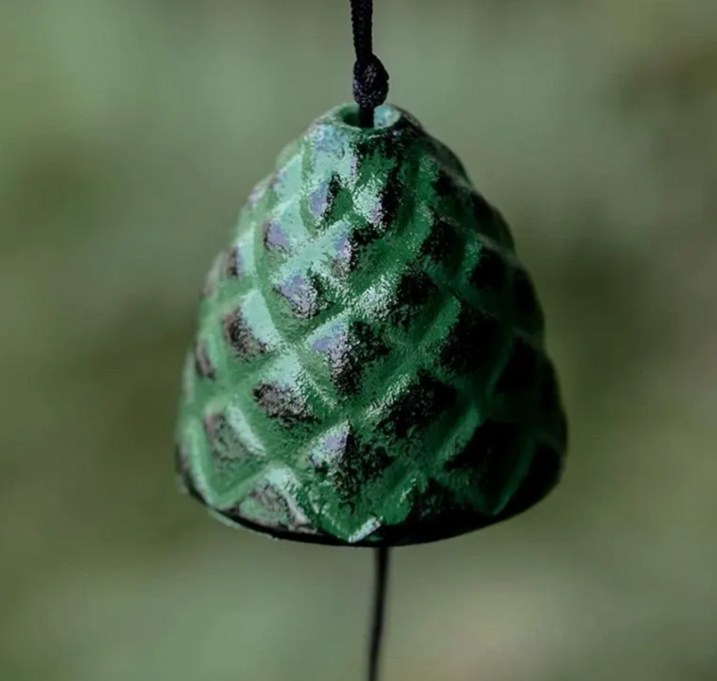 Japanese Cast Iron Pine Cone Wind Chime Vintage Garden Hanging Bell for Patio