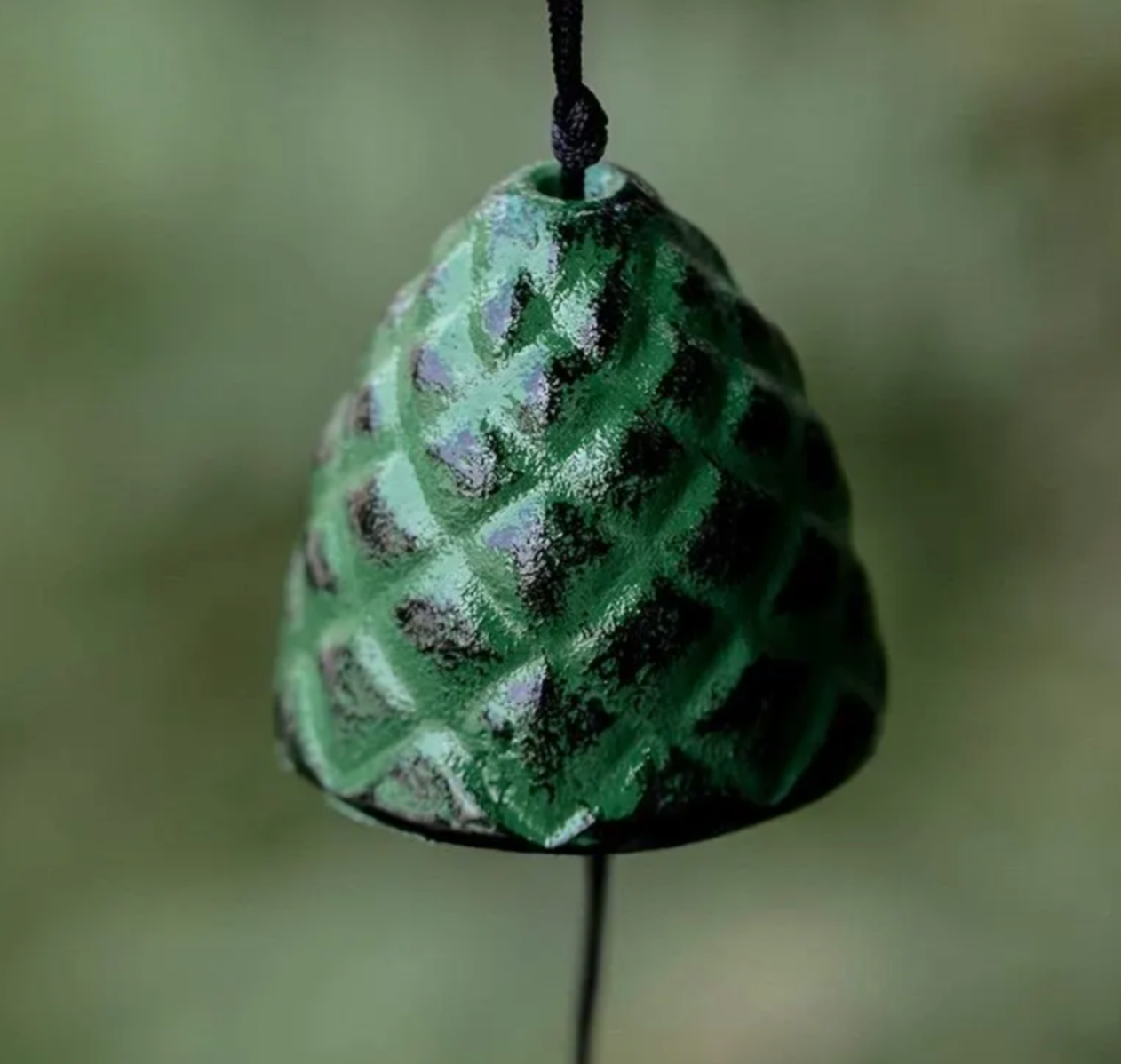 Japanese Cast Iron Pine Cone Wind Chime Vintage Garden Hanging Bell for Patio