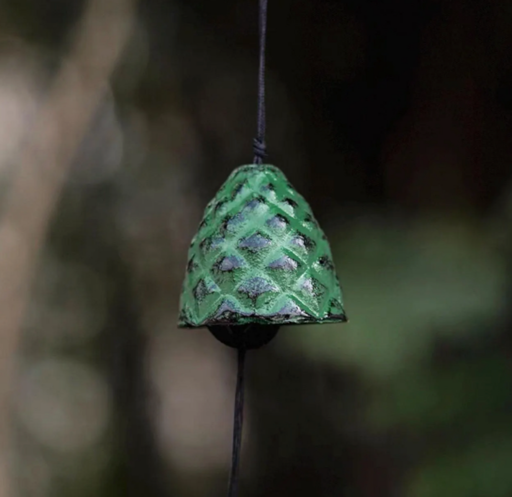 Japanese Cast Iron Pine Cone Wind Chime Vintage Garden Hanging Bell for Patio